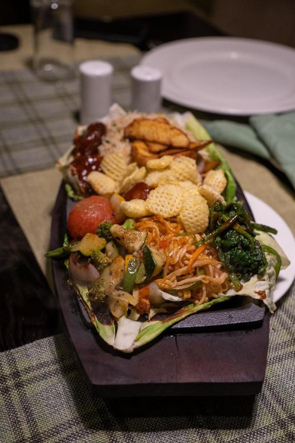 Barsana Boutique Hotel - Pure Vegetarian Calcuta Exterior foto